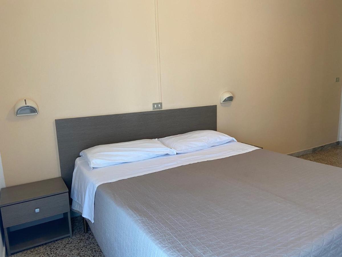 Hotel Britta Rimini Luaran gambar