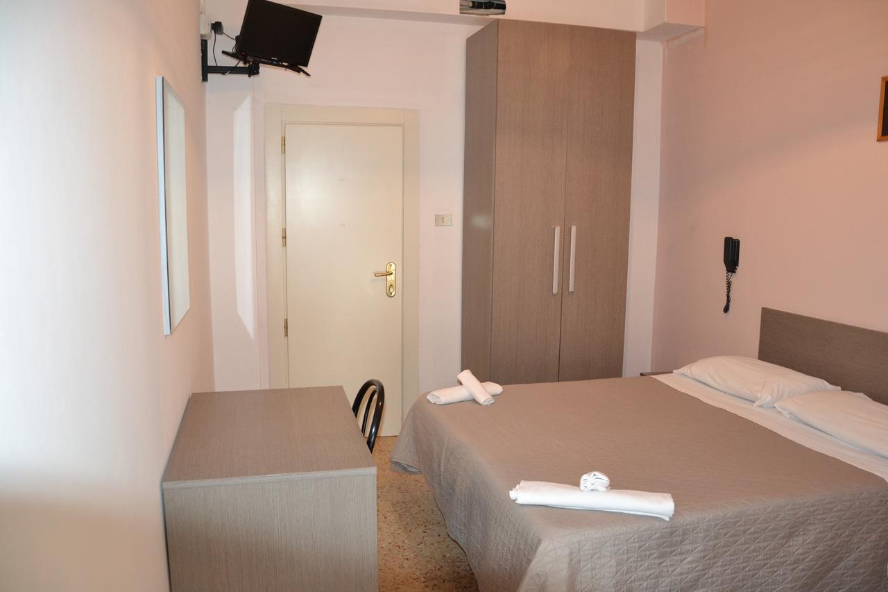 Hotel Britta Rimini Luaran gambar